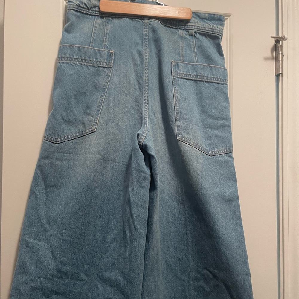 Never worn, Free People jeans.